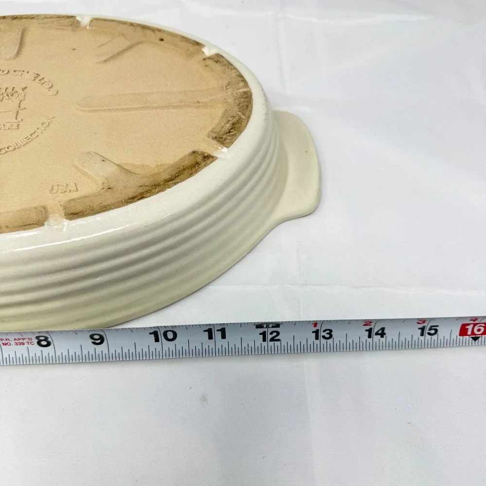 Pampered Chef Family Heritage Stoneware Oval Baker New Traditions Cream 12.5in